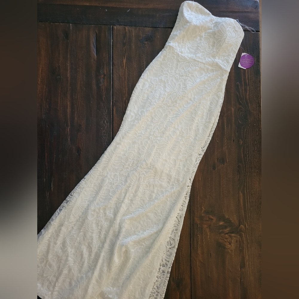Elegant White Lace Strapless Dress